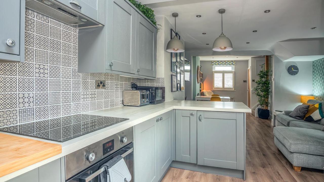 Modern 3-Bed House On Tarporley High Street Vila Exterior foto