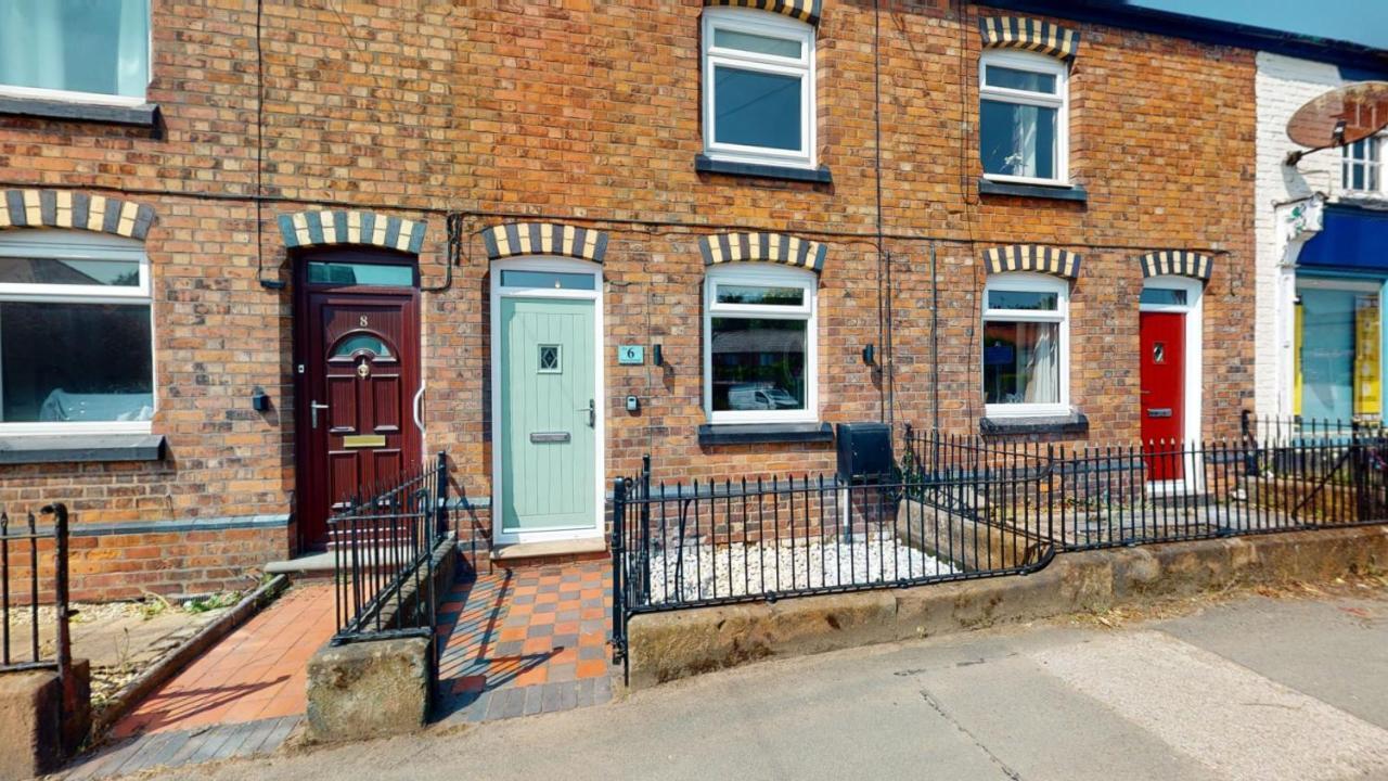 Modern 3-Bed House On Tarporley High Street Vila Exterior foto
