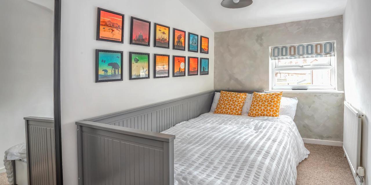 Modern 3-Bed House On Tarporley High Street Vila Exterior foto