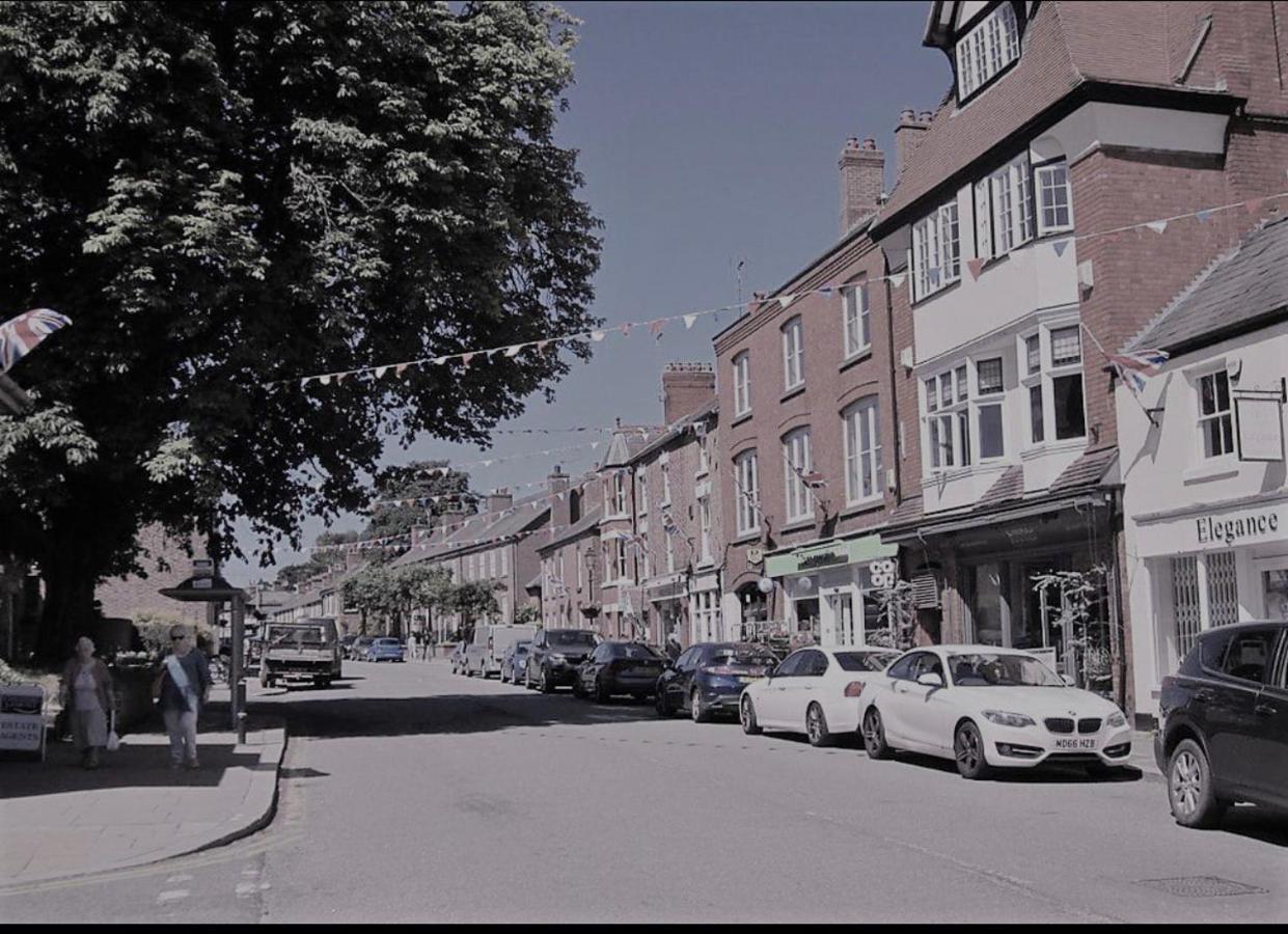 Modern 3-Bed House On Tarporley High Street Vila Exterior foto