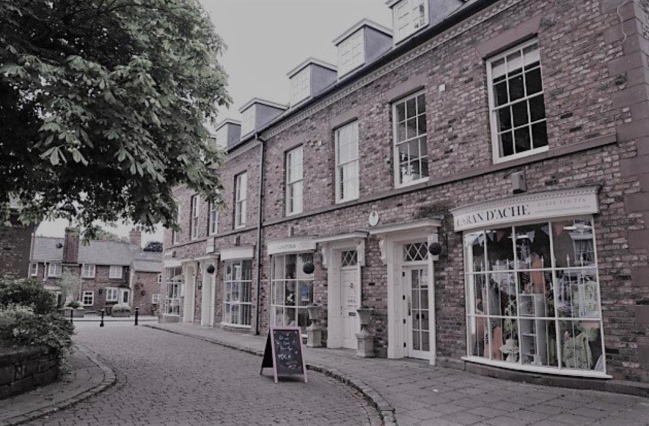 Modern 3-Bed House On Tarporley High Street Vila Exterior foto